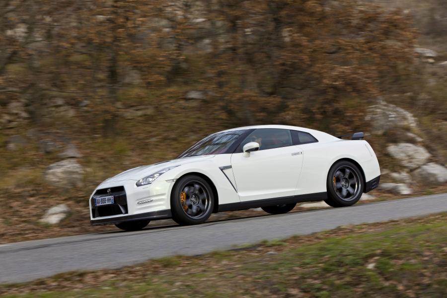  Nissan GT-R Egoist 2011 года  (фото 17 из 50)